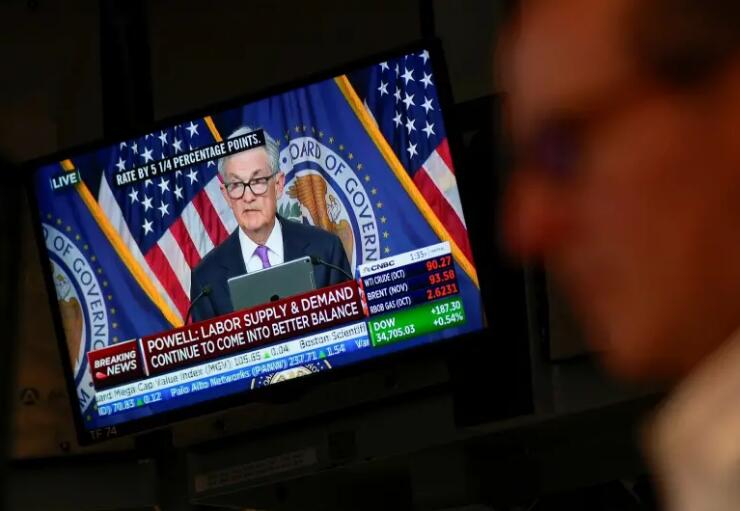 Fed利率暫時不變、年底或將再升息！鮑爾放鷹　美股主要指數收黑